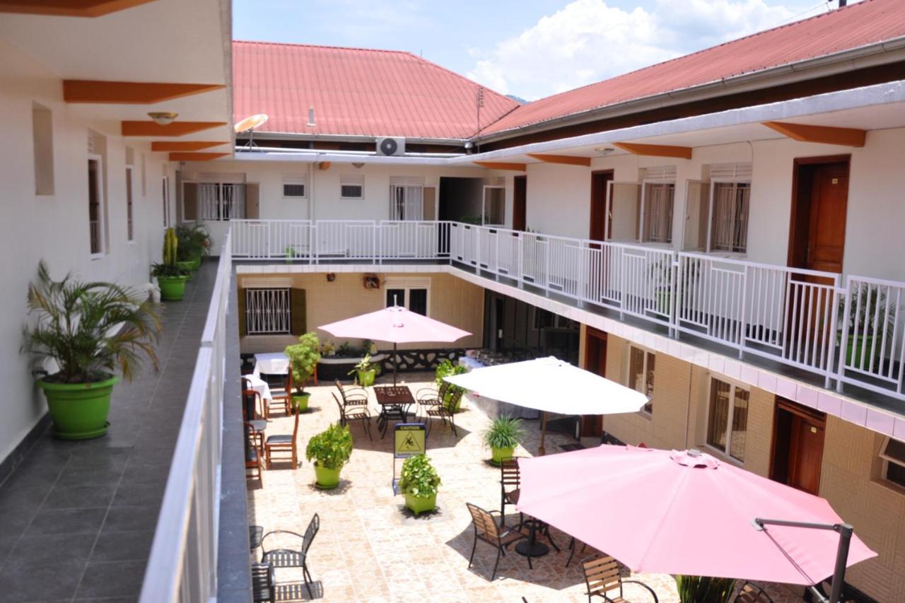 Sandton Hotel Kasese Exterior foto