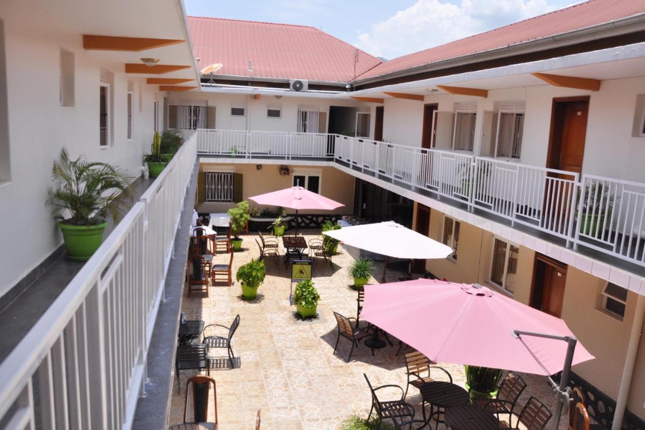 Sandton Hotel Kasese Exterior foto